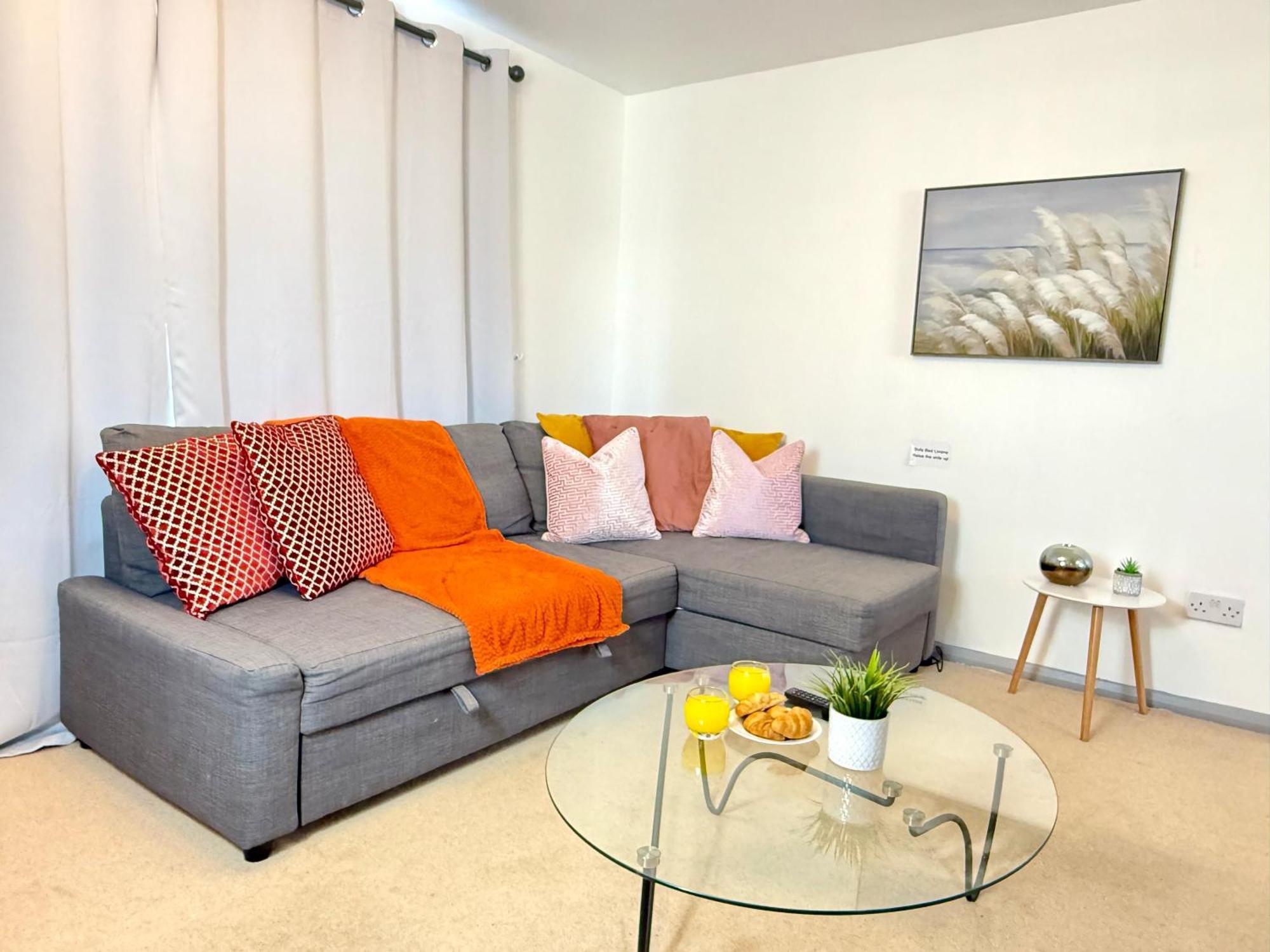Stylish 3-Bedroom House With Garden & Free Parking'S, Prime Location With Private Garden Кидлингтон Экстерьер фото